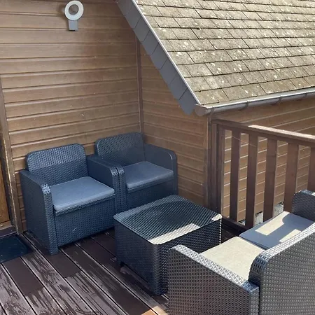 Elegant Chalet With Garden Pool And Wifi ! Ferienhaus