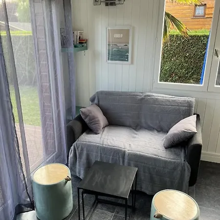 Elegant Chalet With Garden Pool And Wifi ! Ferienhaus *